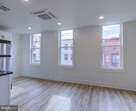Building Photo - 11 E Walnut St