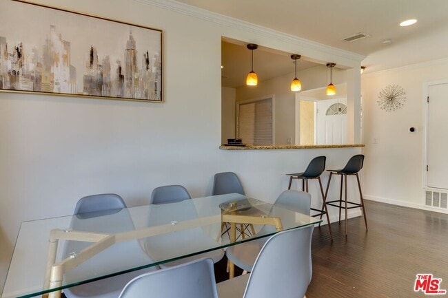 Building Photo - 11257 Collett Ave