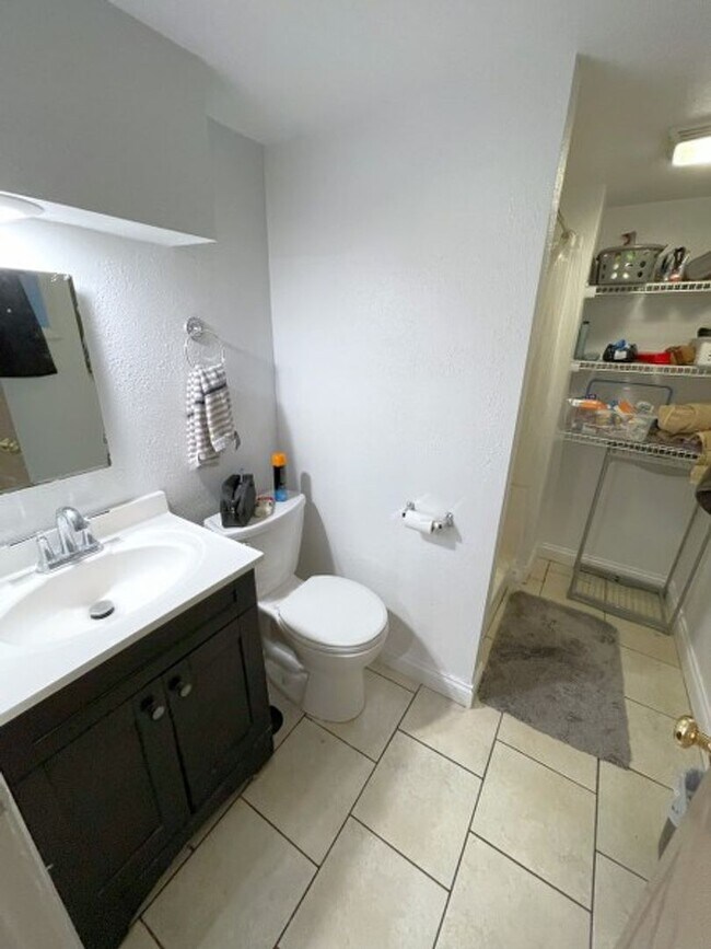 Building Photo - 119 Lathrop St