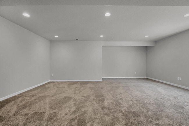 Building Photo - 15782 Lake Mist Dr