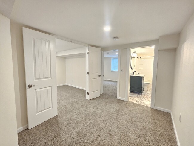 Building Photo - 829 S Ivory St