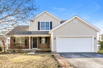 Building Photo - 467 Wheatfield Dr