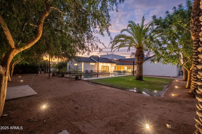 Building Photo - 4421 E Earll Dr