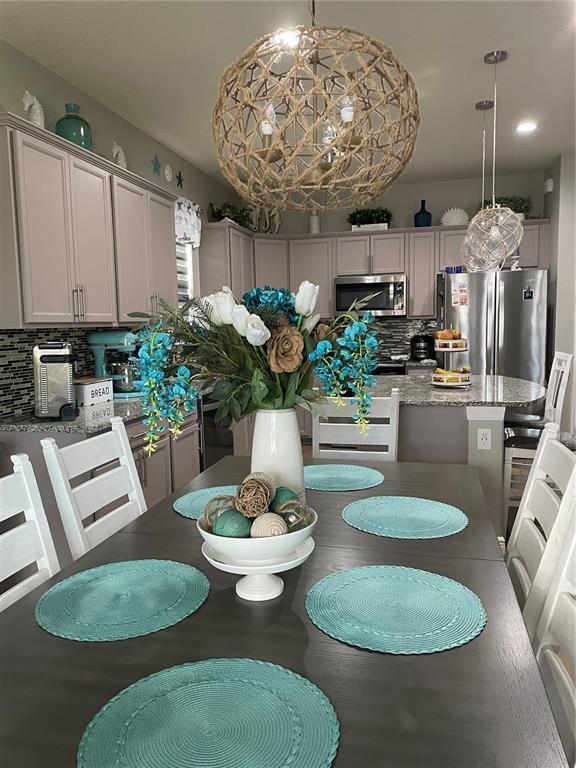 Building Photo - 8835 Hinsdale Heights Dr