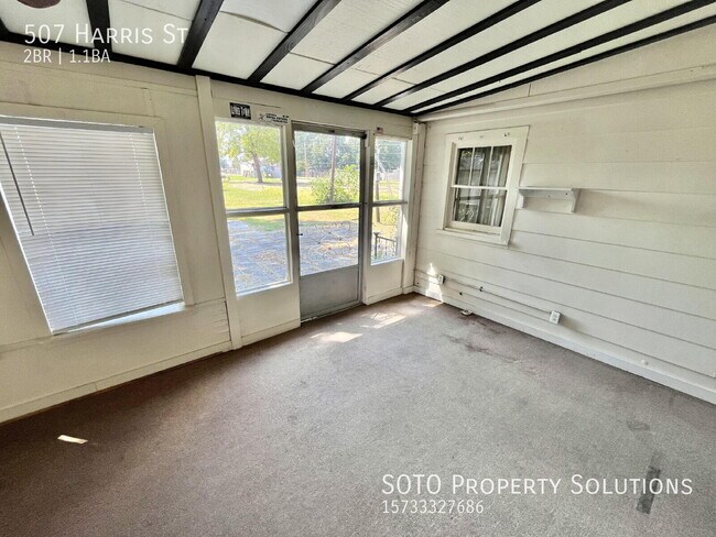 Building Photo - 507 Harris St