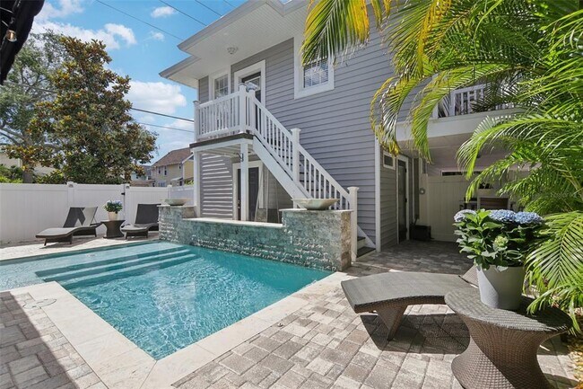 Building Photo - 157 9th Ave N