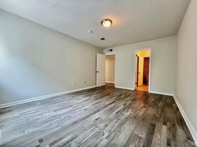 Building Photo - 5095 Roswell Rd