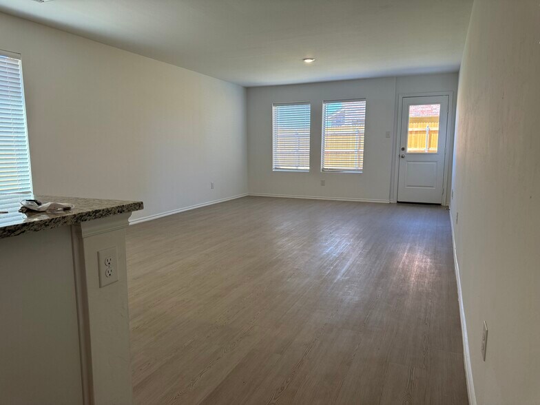 Building Photo - 3239 NW 147th Ter