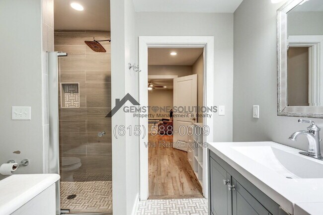 Building Photo - 1516 23rd Ave N