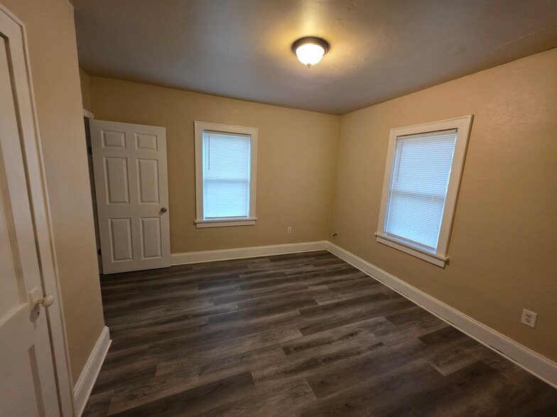 Building Photo - 760 Lakewood Blvd