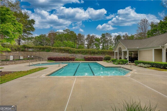 Building Photo - 5103 Woodland Ln