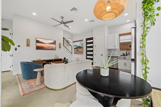 Building Photo - 1710 Adina St