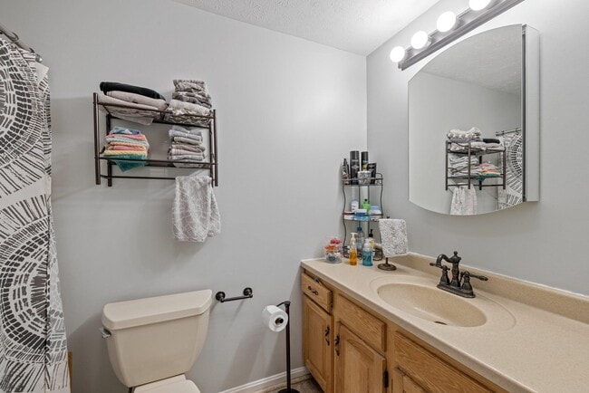 Building Photo - 94 Pullman St