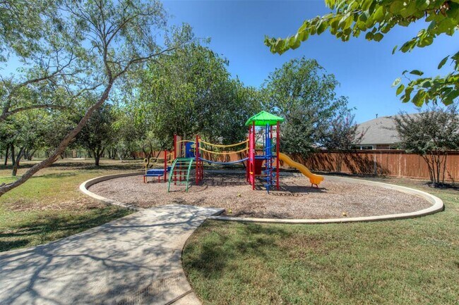 Building Photo - 290 Middle Creek Dr