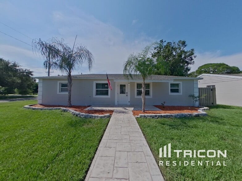 Primary Photo - 4102 W Bay View Ave