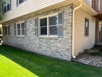 Building Photo - New listing!