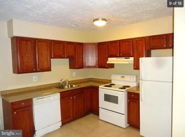 Building Photo - 2172 Cartwright Pl