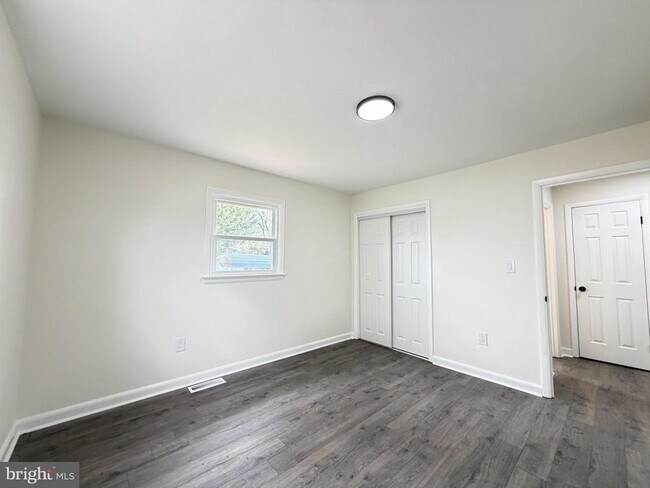 Building Photo - 7629 Huron Dr