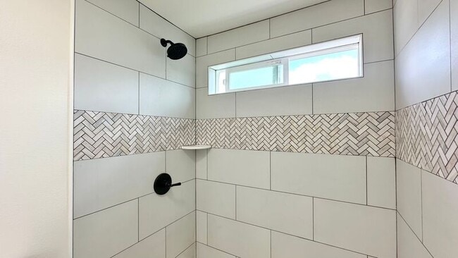 Building Photo - 1413 Ala Iolani St