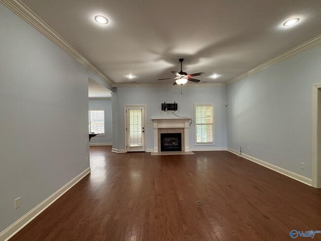 Building Photo - 15110 Lakeside Trail SW