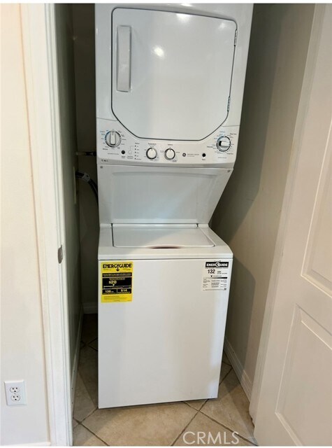 Building Photo - 13525 Vanowen St