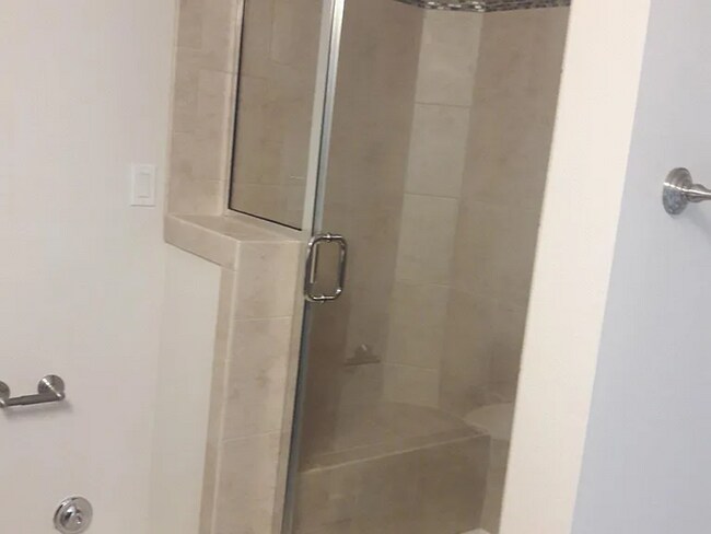 Building Photo - 2 bed/1 bath in Southeast Redmond