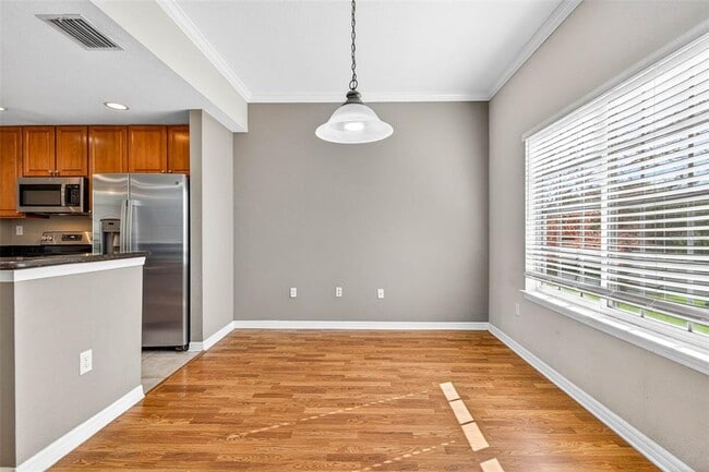 Building Photo - 9739 Meadow Field Cir