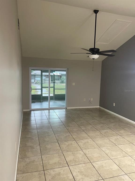 Building Photo - 411 Emerald Ave