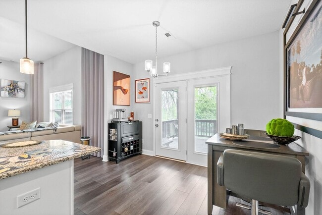 Building Photo - Modern 6-Bedroom Home with Open Layout & S...