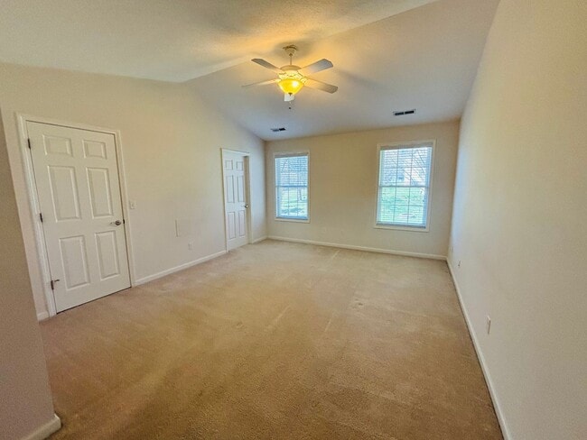 Building Photo - 200 Meadow Dr NW