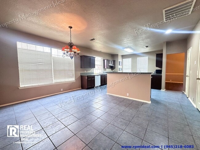 Building Photo - 8801 Vernon Ct