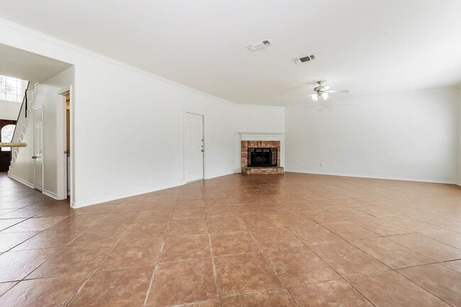 Building Photo - 8518 Sports Haven Dr