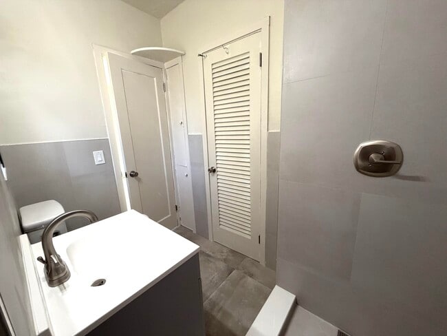 Building Photo - 304 Ocean Breeze