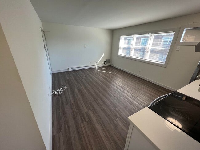 Interior Photo - 510 5th Ave