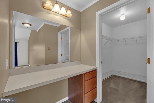Building Photo - 5606 Riverfront Dr