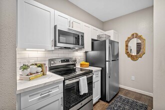 Building Photo - Spacious 1-Bed Homes in the Galleria Area!