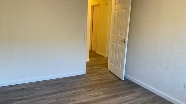 Building Photo - Adorable well maintained 3 bedroom 2 bath ...
