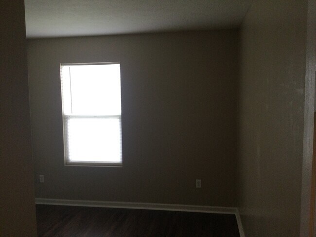 Building Photo - 1236 Saticoy Ct