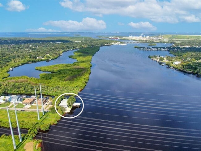 Building Photo - 9901 Bay Dr