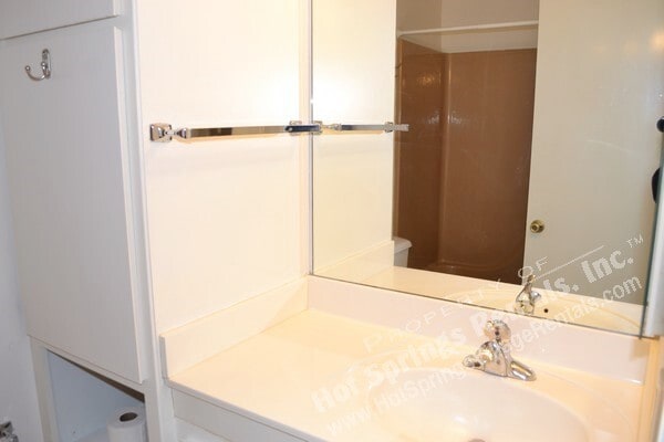 Building Photo - Cozy & Convenient | 2-Bedroom Home Near Ca...