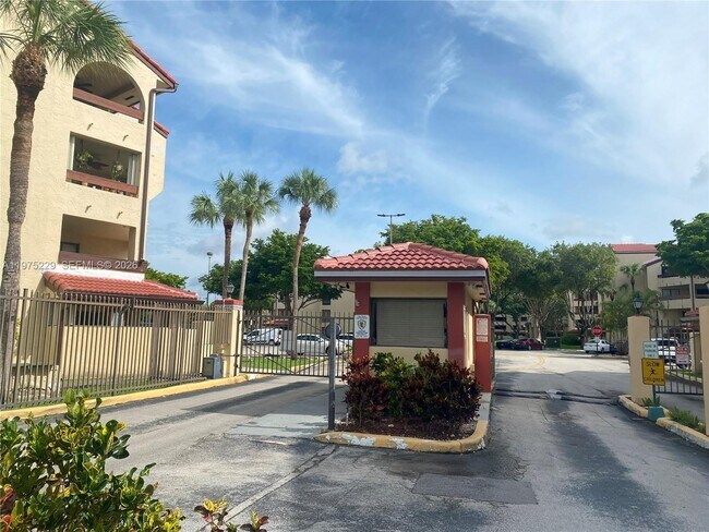 Building Photo - 8830 SW 123rd Ct