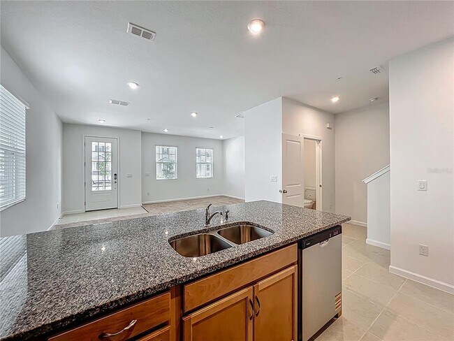 Building Photo - 9824 Walkway Dr
