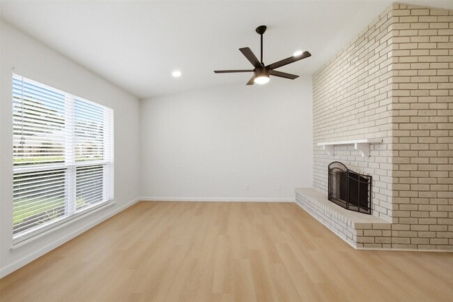 Building Photo - 5633 Truitt St