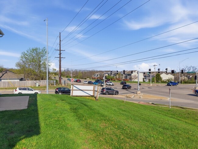 Building Photo - 2401 Northampton Dr