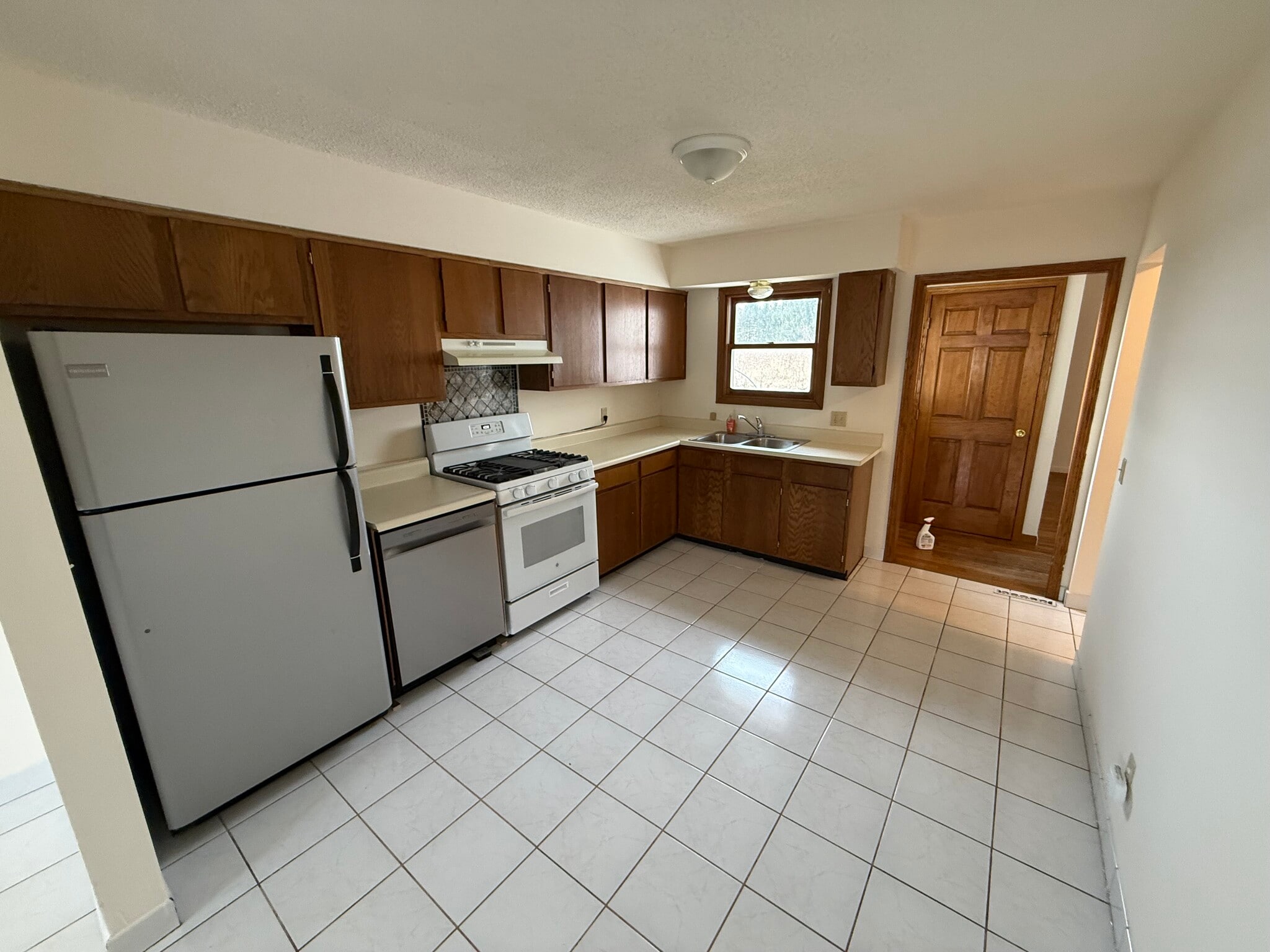 Building Photo - 8821 Sams Dr