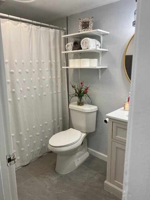 Building Photo - 6727 Vanlynn Ln