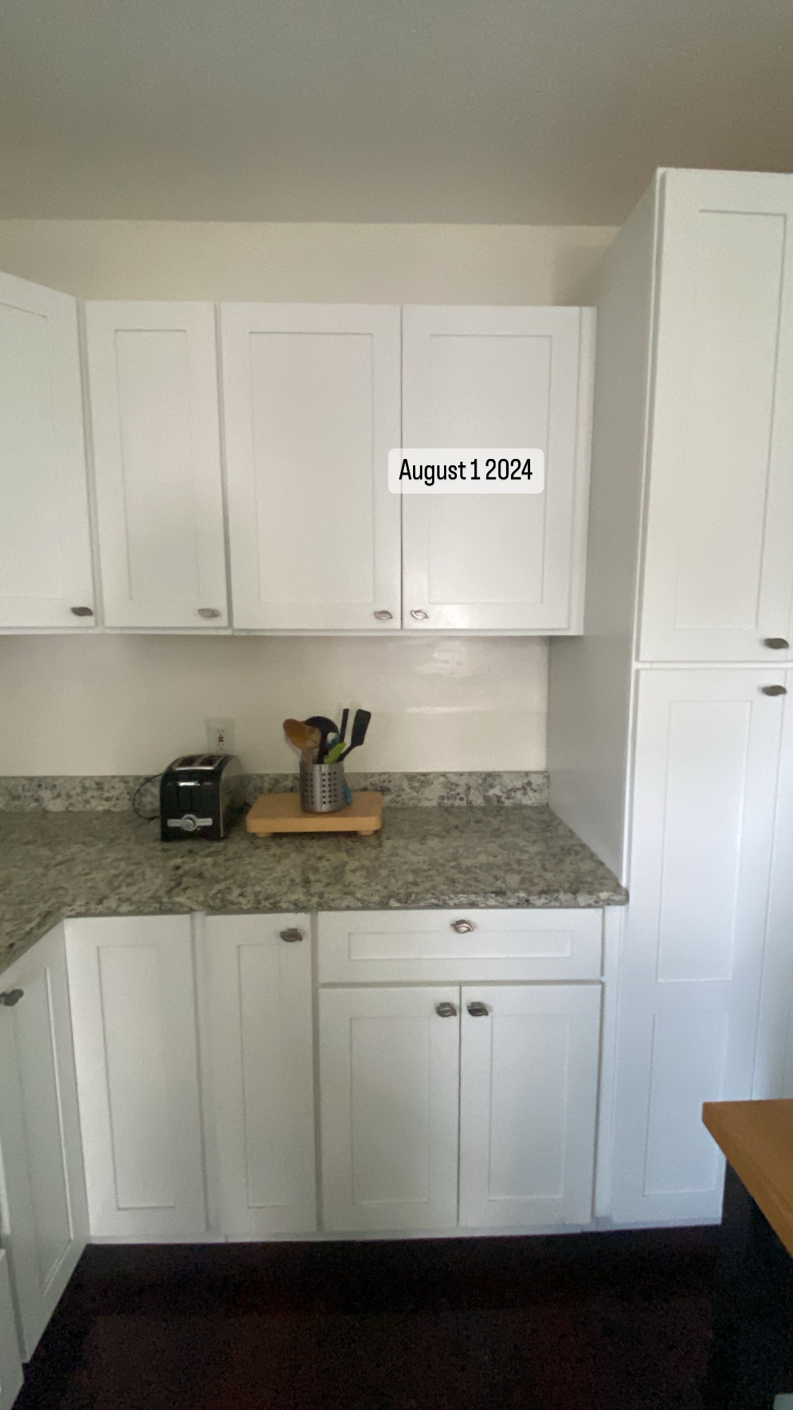 spacious kitchen with granite counters - 6 Robbins Ct