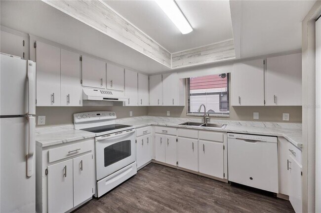 Building Photo - 5513 Karan Ct