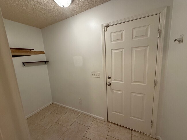 Building Photo - 309 N Belmont Ct