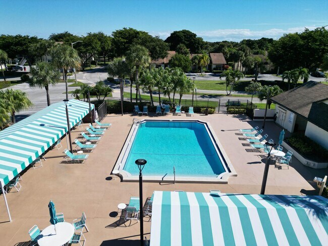 Building Photo - 3928 Vine Trail